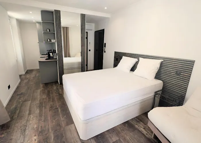 Ref Pinson Apartment Cannes